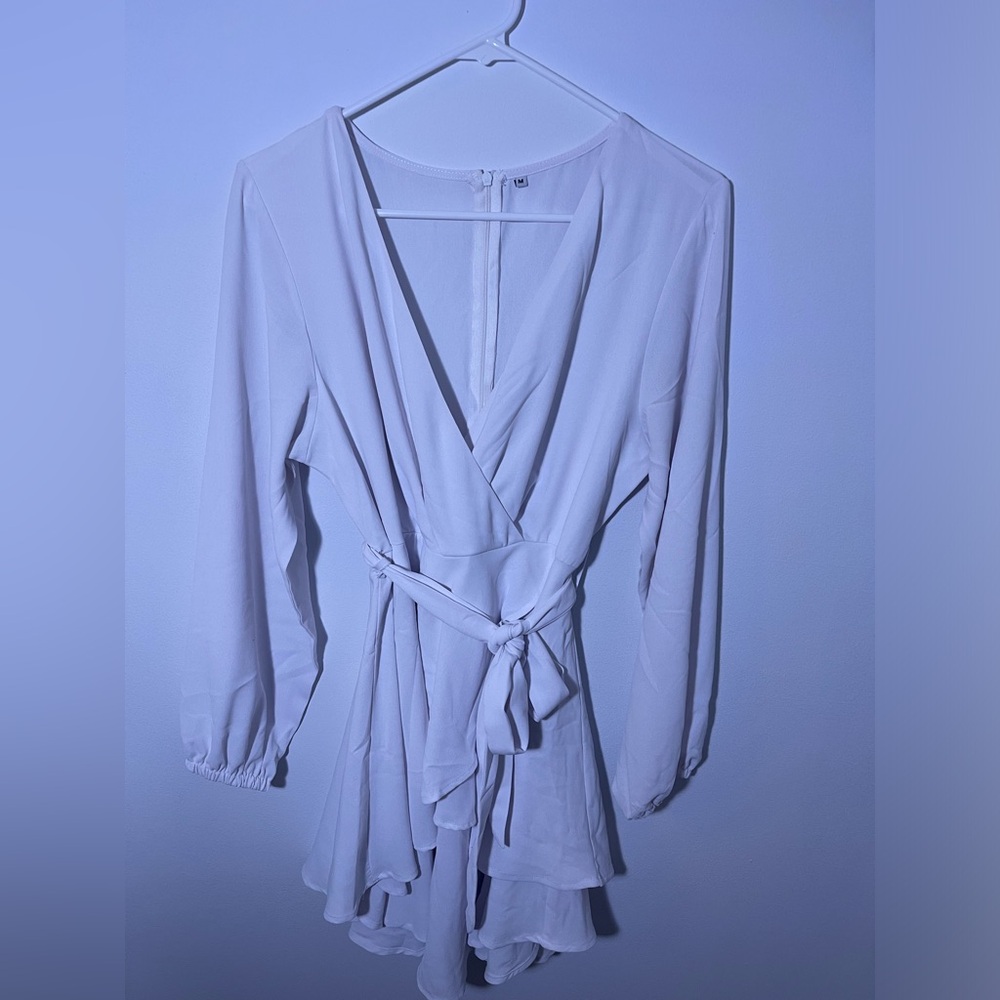 White dress.  (EVERYTHING WILL BE WASHED BEFORE SHIPPED)